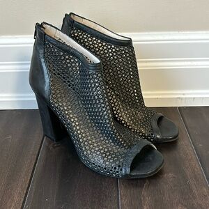 Women’s Le Chateau Open Toed Mesh Booties size 8